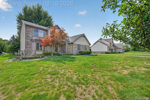 24349 Millcreek Court, Farmington Hills, MI 48336