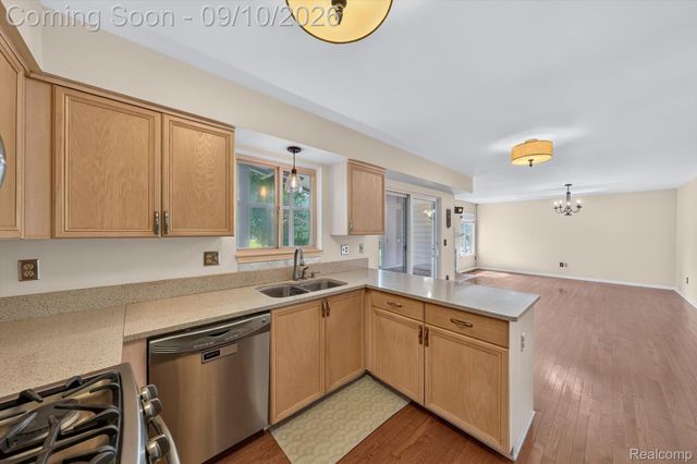 24349 Millcreek Court, Farmington Hills, MI 48336