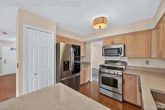 24349 Millcreek Court, Farmington Hills, MI 48336