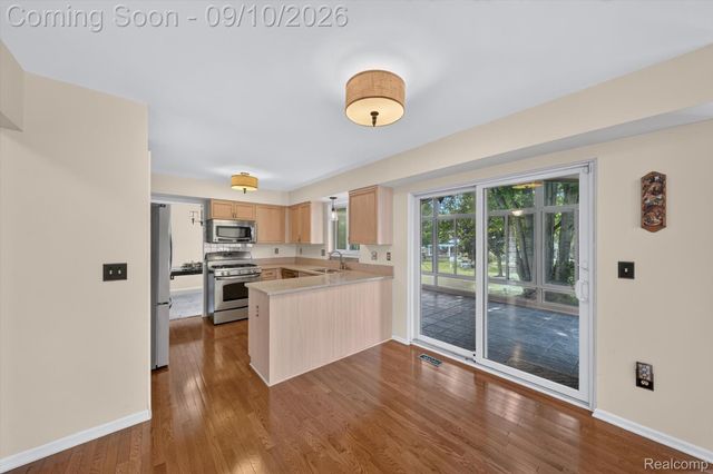 24349 Millcreek Court, Farmington Hills, MI 48336