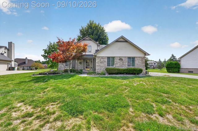 24349 Millcreek Court, Farmington Hills, MI 48336