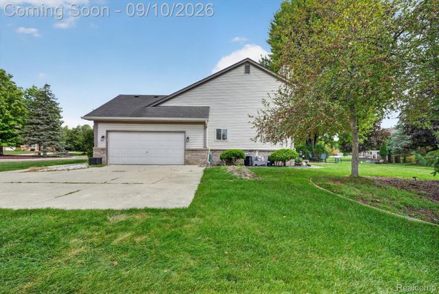 24349 Millcreek Court, Farmington Hills, MI 48336