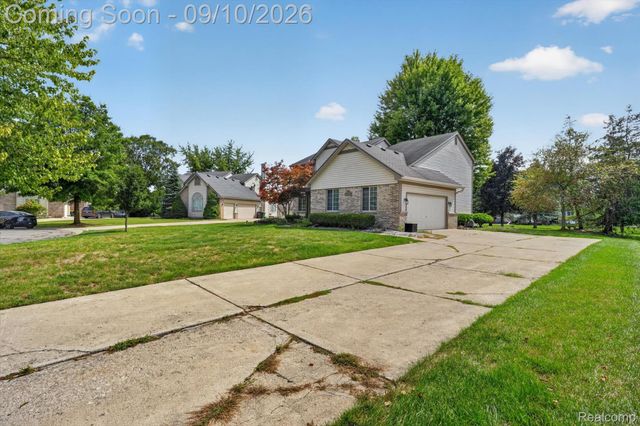 24349 Millcreek Court, Farmington Hills, MI 48336