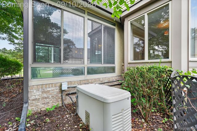 24349 Millcreek Court, Farmington Hills, MI 48336