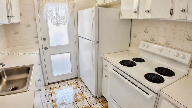 16900 NE 14th Ave 305, Miami, FL 33162