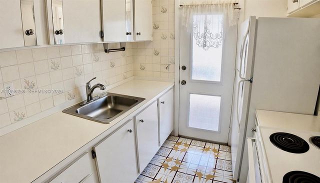 16900 NE 14th Ave 305, Miami, FL 33162