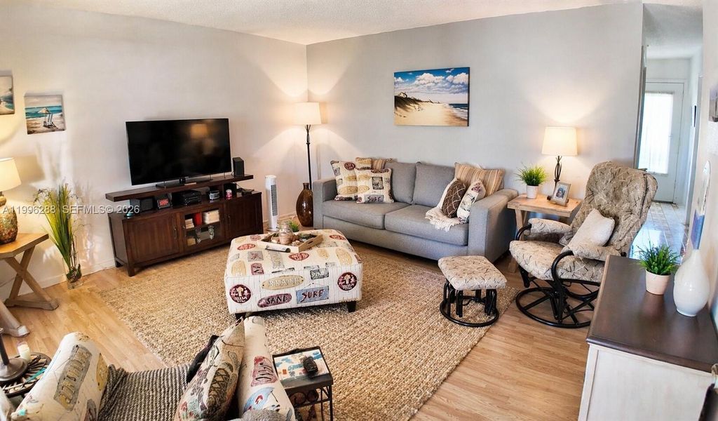 16900 NE 14th Ave 305, Miami, FL 33162