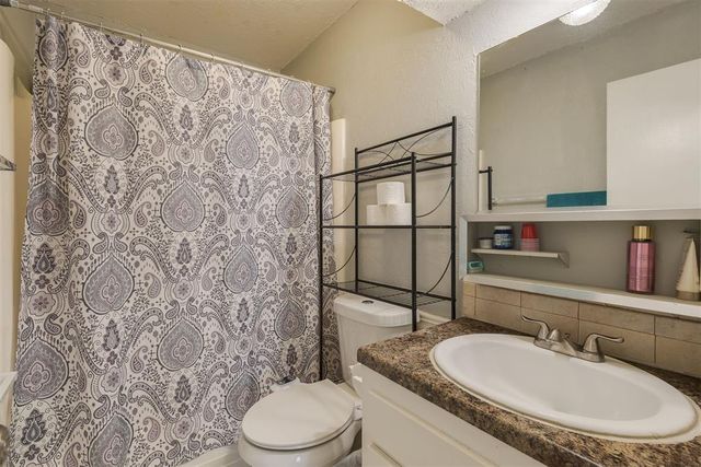 304 Lotus Avenue, Midwest City, OK 73130