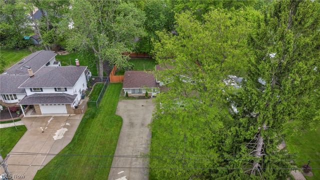 7647 Mccreary Road, Seven Hills, OH 44131