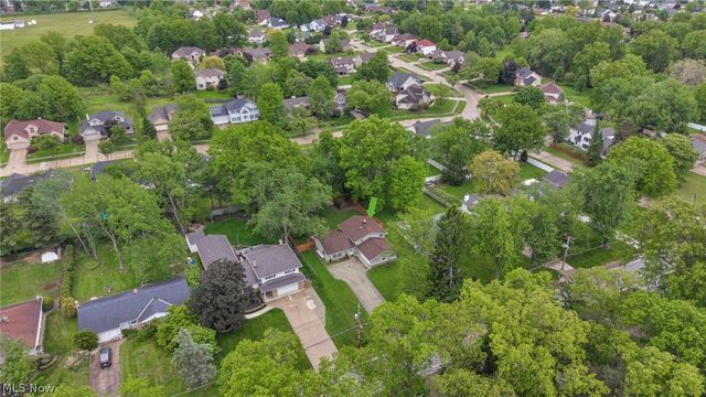 7647 Mccreary Road, Seven Hills, OH 44131