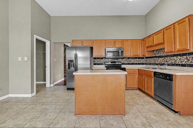 1525 CARLTON RIDGE DR, Cordova, TN 38016