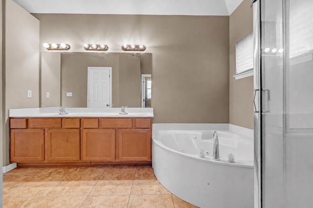 1525 CARLTON RIDGE DR, Cordova, TN 38016