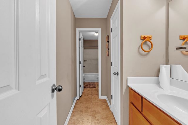 1525 CARLTON RIDGE DR, Cordova, TN 38016