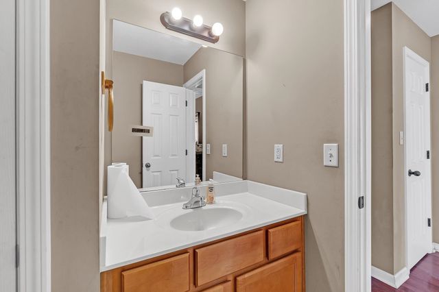 1525 CARLTON RIDGE DR, Cordova, TN 38016