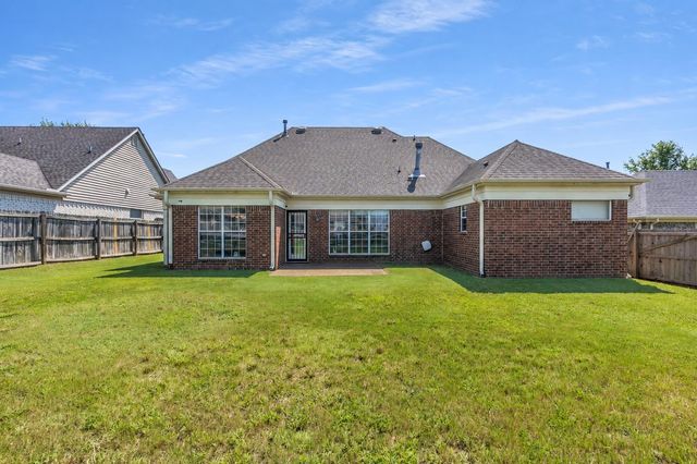 1525 CARLTON RIDGE DR, Cordova, TN 38016