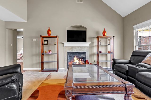 1525 CARLTON RIDGE DR, Cordova, TN 38016