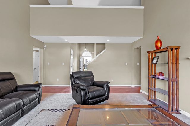 1525 CARLTON RIDGE DR, Cordova, TN 38016