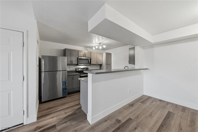 5055 West Hacienda Avenue 2016, Las Vegas, NV 89118