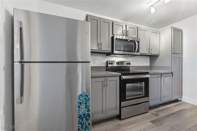 5055 West Hacienda Avenue 2016, Las Vegas, NV 89118