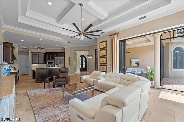 6081 Tamworth CT, Naples, FL 34119