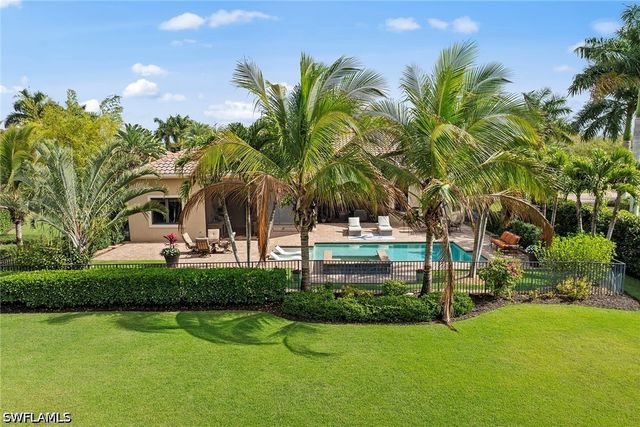 6081 Tamworth CT, Naples, FL 34119