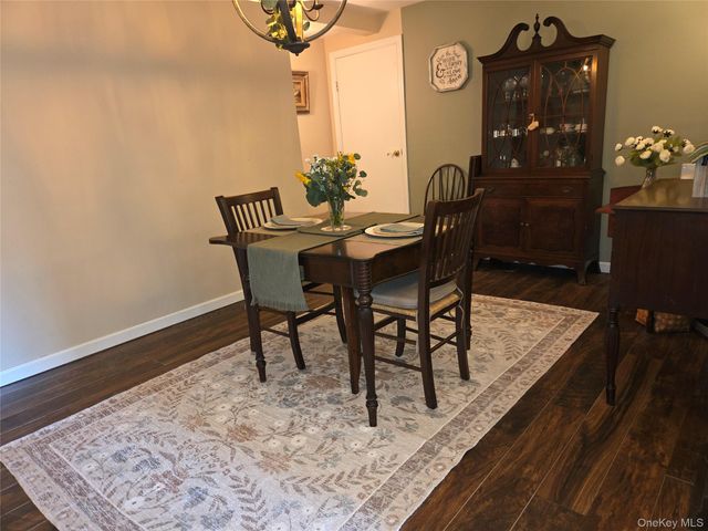 33 Elmwood Avenue, Selden, NY 11784