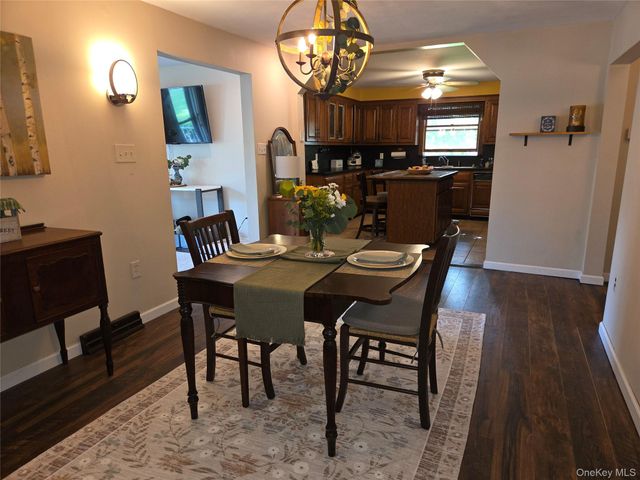33 Elmwood Avenue, Selden, NY 11784