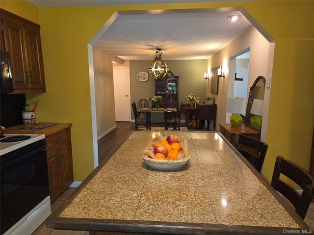 33 Elmwood Avenue, Selden, NY 11784