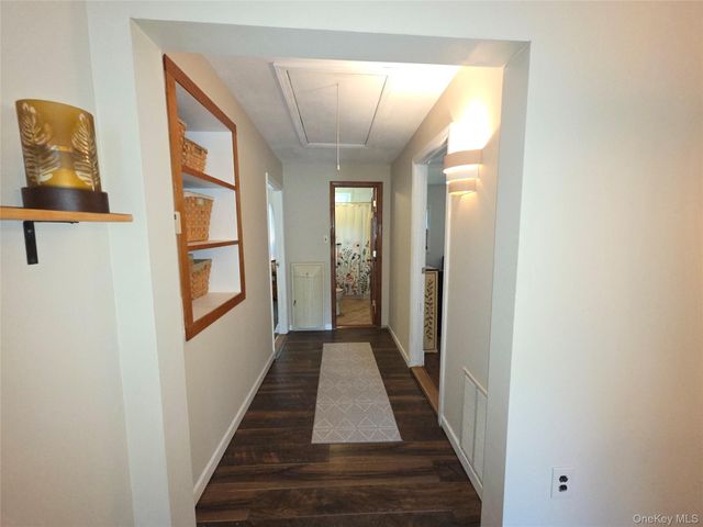 33 Elmwood Avenue, Selden, NY 11784