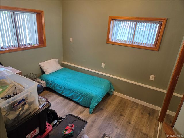 33 Elmwood Avenue, Selden, NY 11784