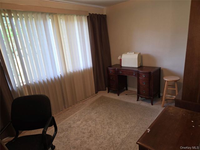 33 Elmwood Avenue, Selden, NY 11784