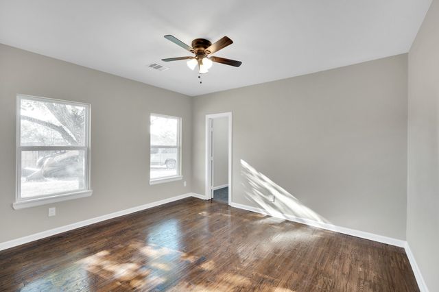 401 Poplar Street, Italy, TX 76651