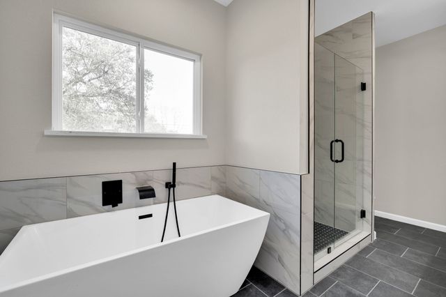 401 Poplar Street, Italy, TX 76651