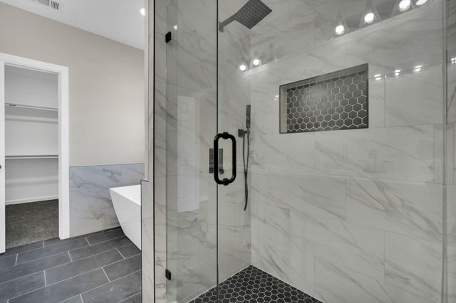 401 Poplar Street, Italy, TX 76651