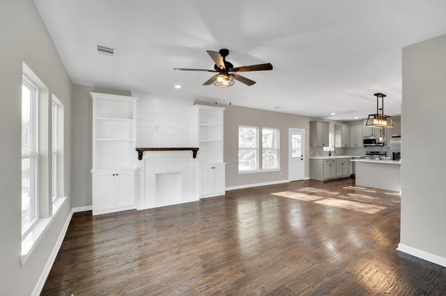 401 Poplar Street, Italy, TX 76651