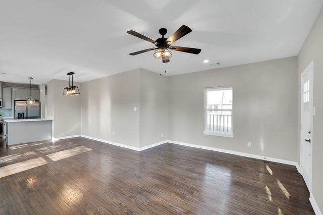 401 Poplar Street, Italy, TX 76651