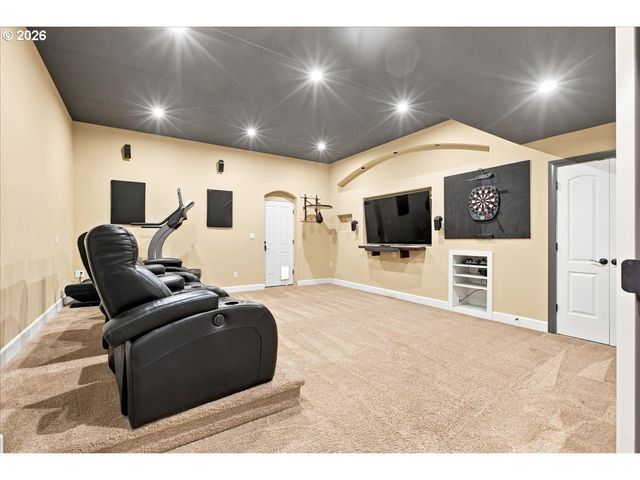 1388 ROSEMONT Rd, West Linn, OR 97068