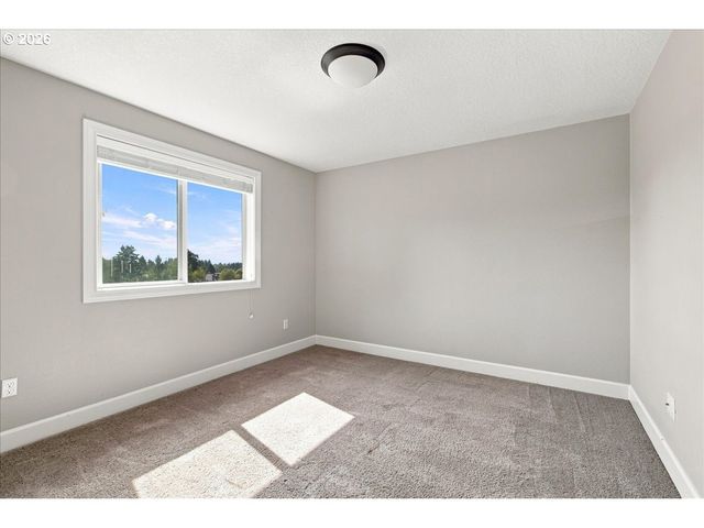 1388 ROSEMONT Rd, West Linn, OR 97068