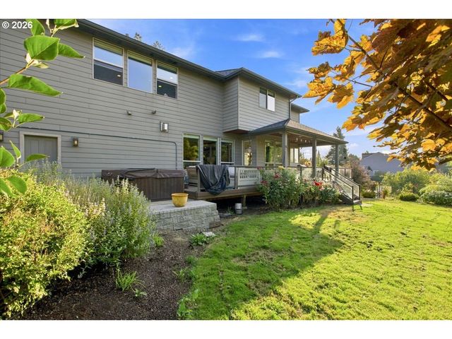 1388 ROSEMONT Rd, West Linn, OR 97068