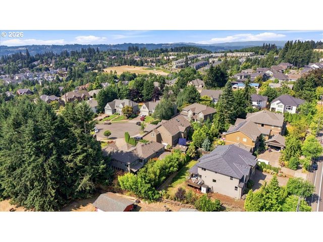 1388 ROSEMONT Rd, West Linn, OR 97068