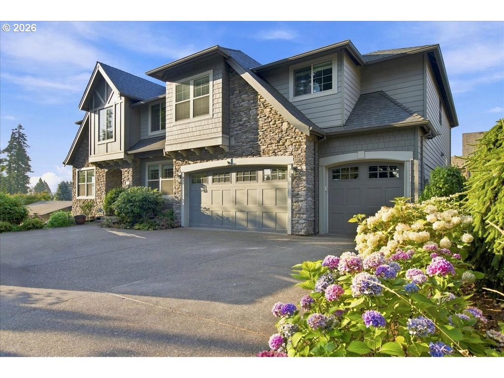 1388 ROSEMONT Rd, West Linn, OR 97068