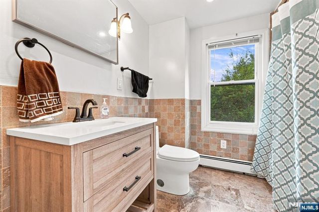 43 Esmond Place, Tenafly, NJ 07670