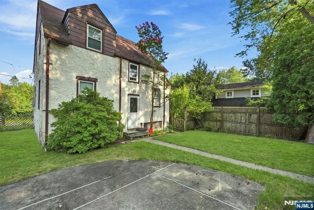 43 Esmond Place, Tenafly, NJ 07670