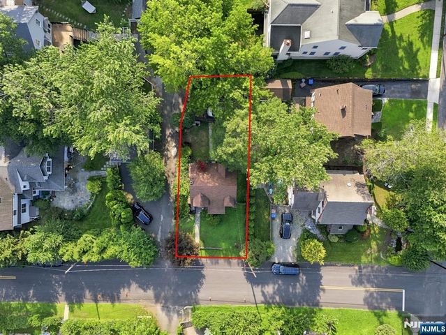 43 Esmond Place, Tenafly, NJ 07670