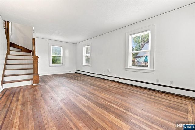 43 Esmond Place, Tenafly, NJ 07670