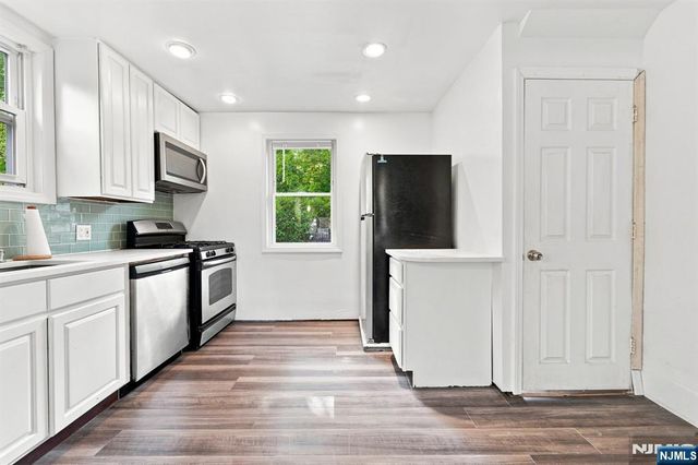 43 Esmond Place, Tenafly, NJ 07670