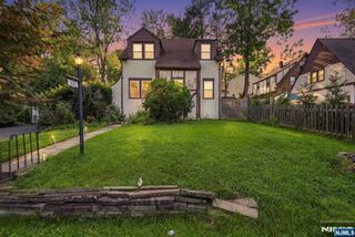 43 Esmond Place, Tenafly, NJ 07670