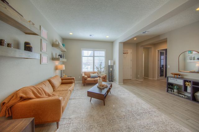 4014 Plaza Colina Lane NE, Rio Rancho, NM 87124