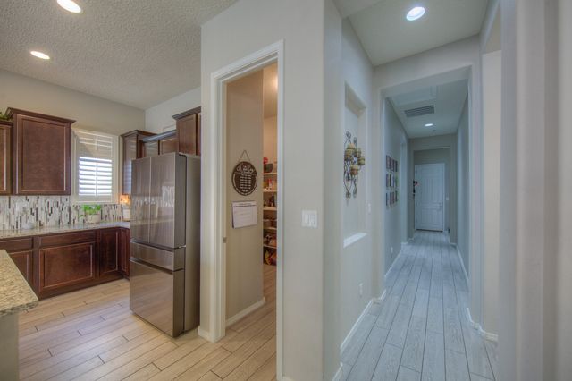 4014 Plaza Colina Lane NE, Rio Rancho, NM 87124