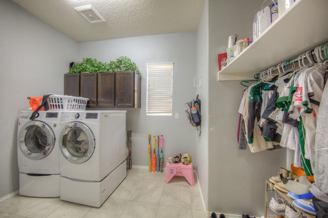 4014 Plaza Colina Lane NE, Rio Rancho, NM 87124